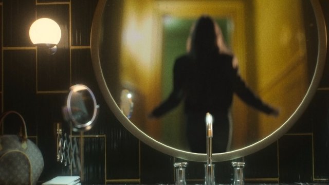 Angi: Cuộc sống giả, tội ác thật (Angi: Fake Life, True Crime 2025)