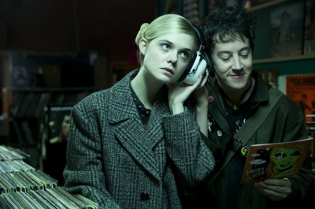 Bạn Gái Tôi Là Người Ngoài Hành Tinh (How to Talk to Girls at Parties 2017)