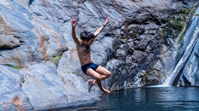 Bão đang đến gần (J Is for Just an Afternoon Thunderstorm 2023)