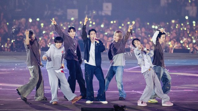 BTS World Tour ‘Arirang’ tại Busan: Xem trực tiếp (BTS World Tour ‘Arirang’ in Busan: Live Viewing)