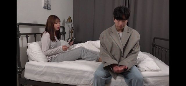 Chị Máy Bay Xinh Đẹp (채담의섹스일타강의-무삭제 2021)