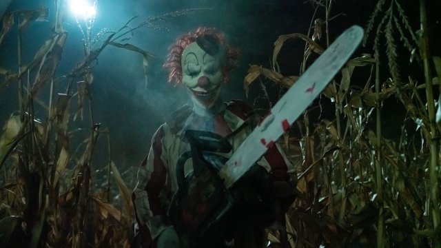 Chú Hề Trong Cánh Đồng Ngô (Clown In A Cornfield)