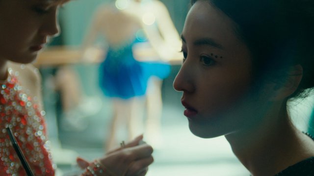 Cô Gái Trên Bờ Vực (Girl On Edge 2025)