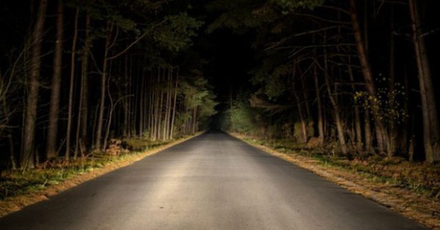 Có một con đường ma hoặc tối nay (Haunted Street 2018)