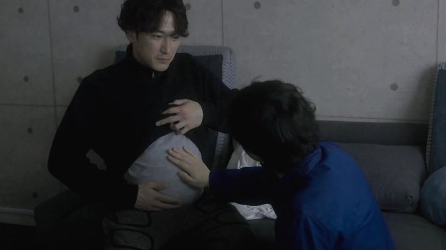 Có vẻ hơi lạc hậu, trong một căn phòng. (Slightly future, in a room. 2021)