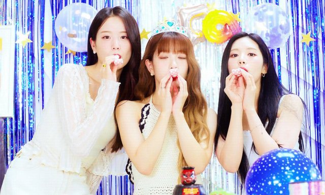 Cô Vợ Ướt Át (축축한 꽃 개화해버린 와이프 2023)