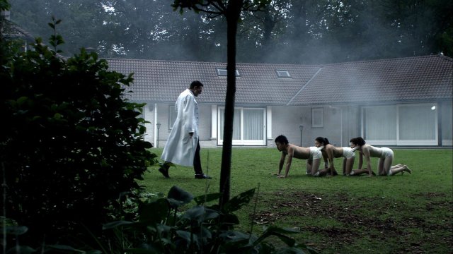 Con Rết Người (The Human Centipede (First Sequence) 2009)