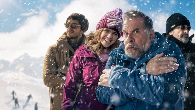 Gia Đình Lệch Pha (Almost Family 2025)