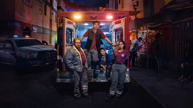 Gia Đình Sống Giữa Màn Đêm (Midnight Family 2024)