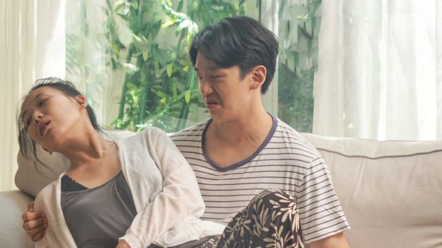 Kẻ thù gặp nhau ở phòng khách của chúng tôi (The Sex Across My Door 2021)