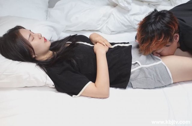 Khi Những Nữ Sinh Đại Học Làm Thêm (오피스텔 여대생들 : 무삭제 2022)