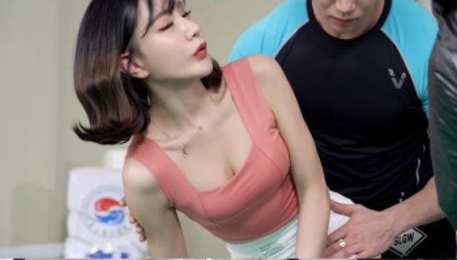 Lần Đầu Đến Nhà Bạn Trai (농익은 사돈과의 첫날밤 2022)