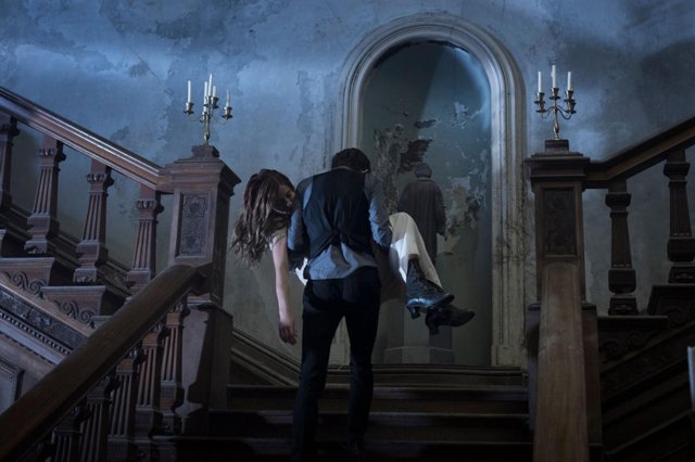 Luật Quỷ (The Lodgers 2017)