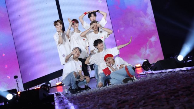 Mang Tâm Hồn: Bộ Phim (Bring the Soul: The Movie)