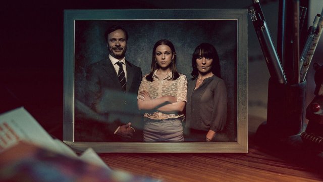 Một gia đình gần bình thường (A Nearly Normal Family 2023)