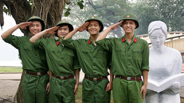 Mùi cỏ cháy (The Scent of Burning Grass 2011)