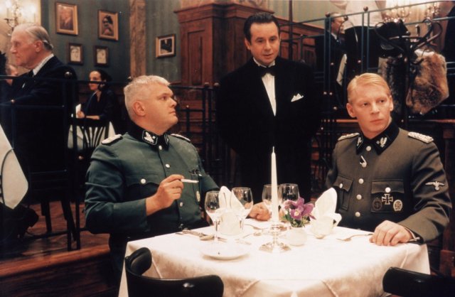 Ngày Chủ Nhật U Sầu – Một Ca Khúc Của Tình Yêu Và Cái Chết (The Piano Player 1999)