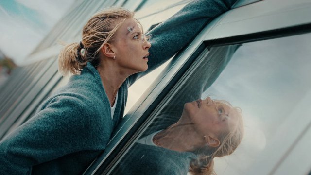 Ngoài Lãnh Thổ (Exterritorial 2025)