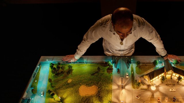 Người Bán Ảo Tưởng: Vụ Lừa Đảo Thế Hệ Zoe (Illusions for Sale: The Rise and Fall of Generation Zoe 2024)