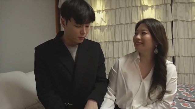 Người Mẹ Rất Thích Nhiệt Tình (친구에 봇물터진 엄마 2023)