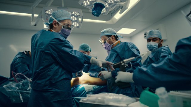 Nguy Cấp: Lằn Ranh Sinh Mạng (Critical: Between Life And Death 2025)