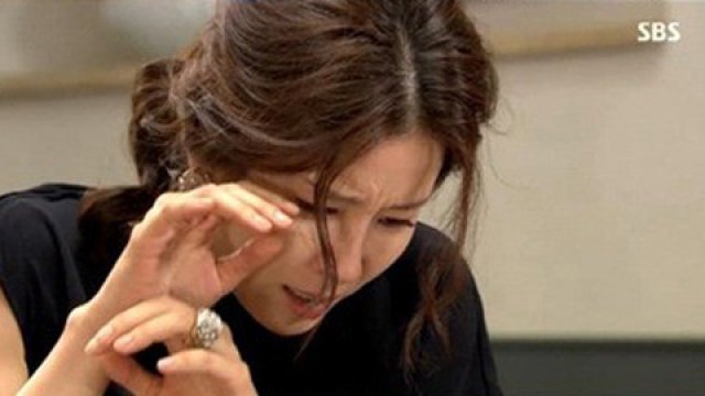 Những Cô Bạn Gái Ngực Khủng Của Tôi (침대에서 뒹구는 가슴큰 미시들 2022)