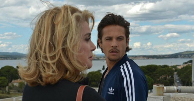 Những Điều Chia Cách Chúng Ta (All That Divides Us 2017)