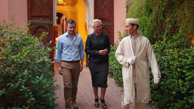 Những khách sạn tuyệt vời: Cuộc sống ngoài đại sảnh (Phần 1) (Amazing Hotels: Life Beyond the Lobby (Season 1) 2017)