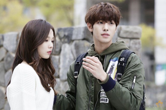 Nữ Hoàng Của Chiếc Nhẫn (Queen of the Ring 2017)