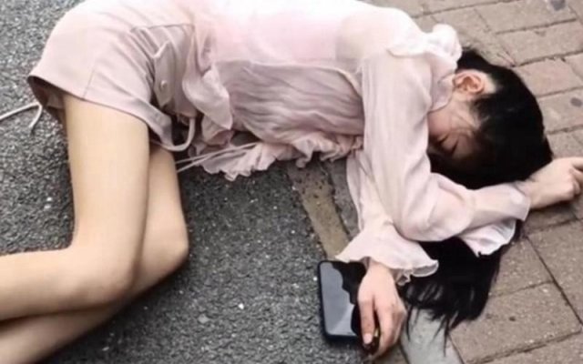 Nữ Sinh Đại Học Làm Thêm (Two Female College Students Who Got Away From Their Aunt 2022)