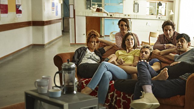 Ở chung (Crashing 2016)