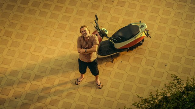 Rắc rối tuổi trung niên (Man on Pause 2022)