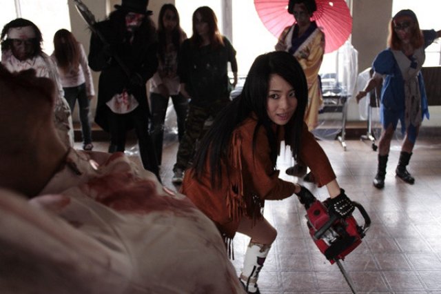 Rồng Ngực Khủng (Big Tits Zombie 2010)