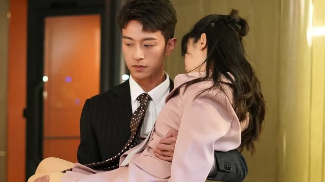 Sở Tiên Sinh Từ Trên Trời Rơi Xuống (Hi! My Mr. Right 2023)