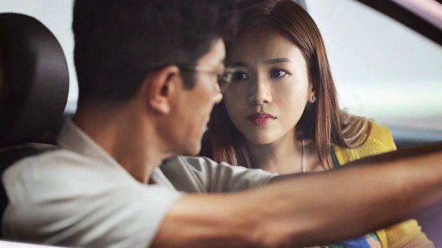 Thám Tử Tư: Phía Sau Vết Máu (Behind the Shadows 2025)