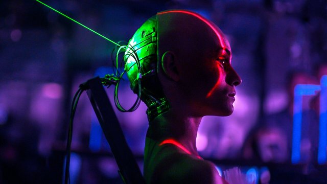 Tốt hơn con người (Better Than Us 2019)