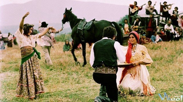 Xem Phim Nữ Hoàng Nổi Loạn - Queen Of The Gypsies - Ahaphim.com - Ảnh 3
