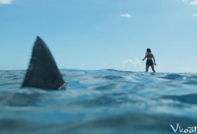 Xem Phim Có Gì Đó Dưới Nước - Something In The Water - Ahaphim.com - Ảnh 2