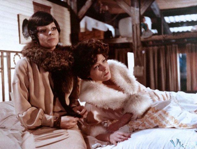 Xem Phim Lệ Đắng Của Petra Von Kant - The Bitter Tears Of Petra Von Kant - Ahaphim.com - Ảnh 2