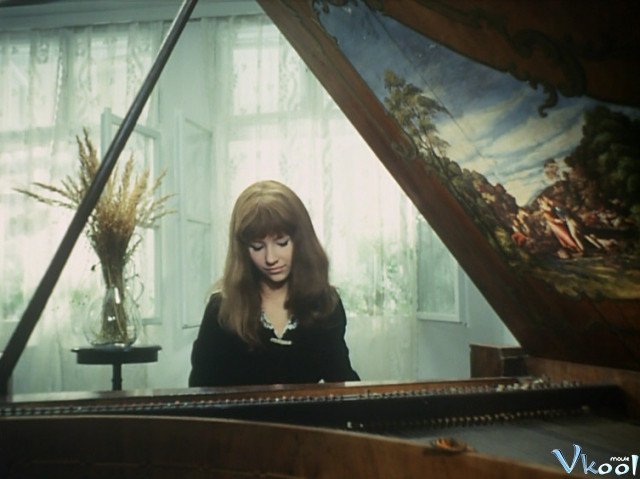 Ma Cà Rồng Mới Lớn (Valerie And Her Week Of Wonders 1970)