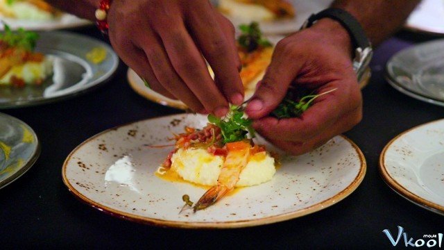 Ẩm Thực Mỹ Gốc Phi Đã Thay Đổi Hoa Kỳ Như Thế Nào (High On The Hog: How African American Cuisine Transformed America)