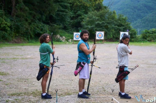 Xem Phim Cười Xuyên Biên Giới - Amazon Bullseye - Ahaphim.com - Ảnh 3