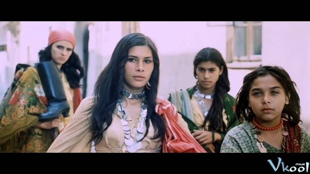 Xem Phim Nữ Hoàng Nổi Loạn - Queen Of The Gypsies - Ahaphim.com - Ảnh 2