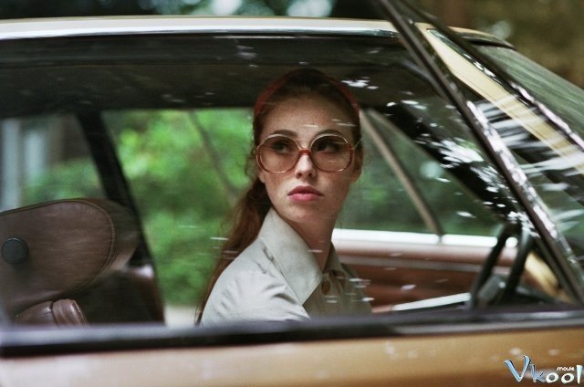Nữ Thư Ký Xinh Đẹp (The Lady In The Car With Glasses And A Gun)