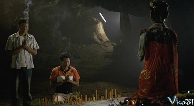 Xem Phim Căn Bệnh Miền Nhiệt Đới - Tropical Malady - Ahaphim.com - Ảnh 4