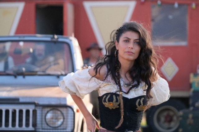 Xem Phim Coi Chừng, Tụi Này Khùng - Watch Out, We're Mad - Ahaphim.com - Ảnh 3