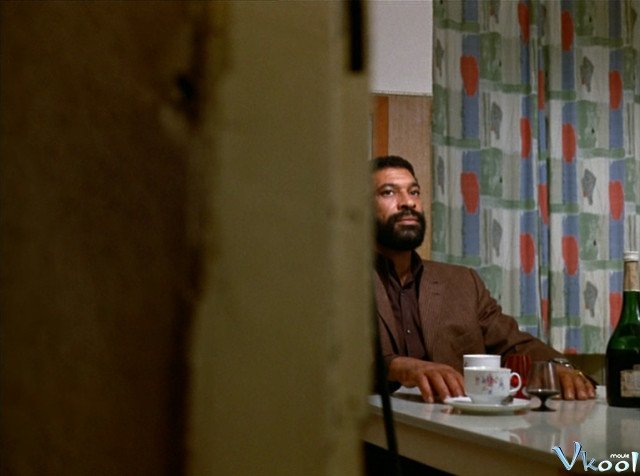 Xem Phim Mối Tình Đũa Lệch - Ali: Fear Eats The Soul - Ahaphim.com - Ảnh 2