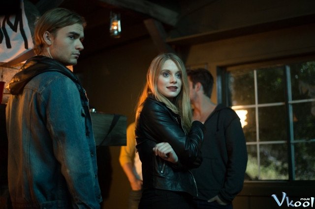 Xem Phim Bóng Ma Tử Thần - Shadows Of The Dead - Ahaphim.com - Ảnh 3