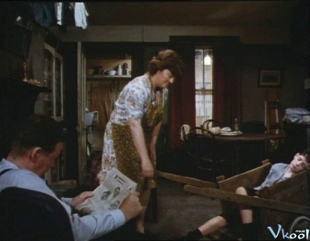 Xem Phim Bàn Chân Trái Của Tôi - My Left Foot: The Story Of Christy Brown - Ahaphim.com - Ảnh 2