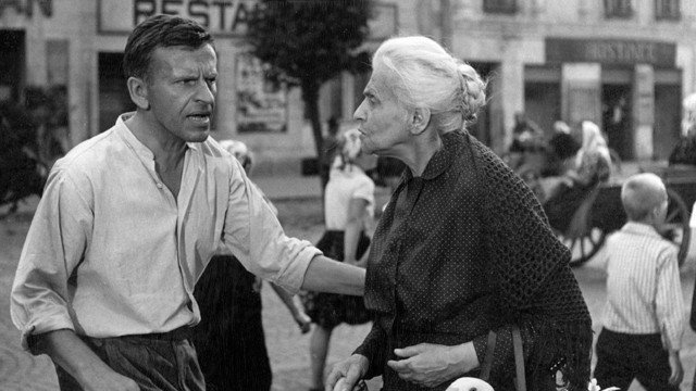 Cửa Hàng Trên Phố Chính (The Shop On Main Street 1965)